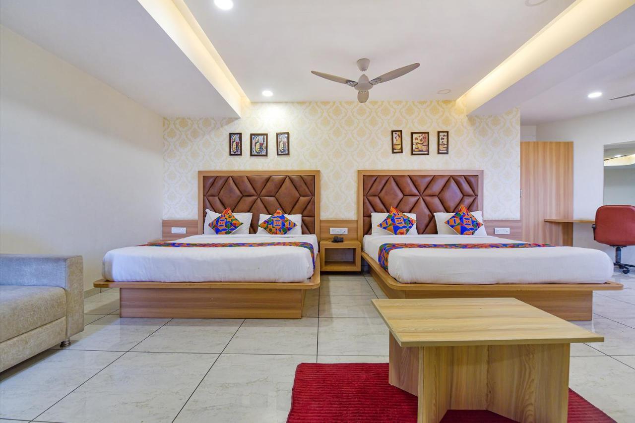 Hotel Legrand.Inn Ахмедабад Екстер'єр фото